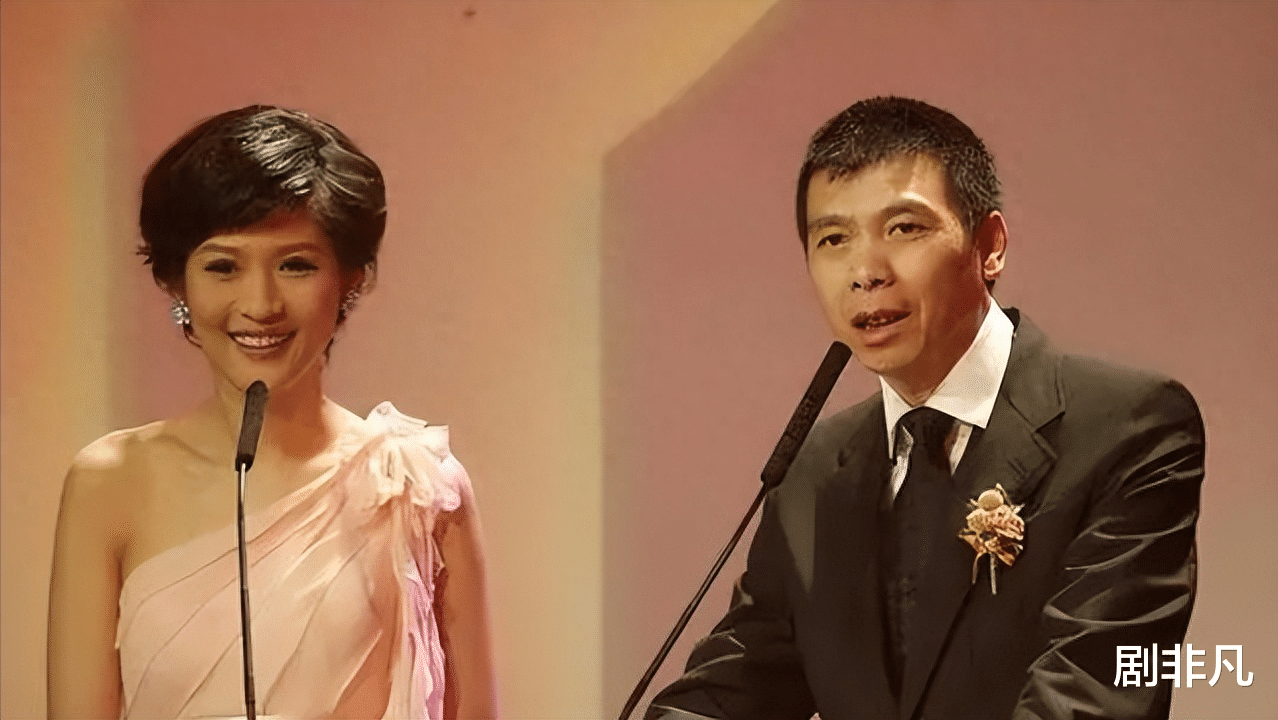 私生活混乱?被传和冯小刚夜宿8小时,从央视离职的她,如今怎样