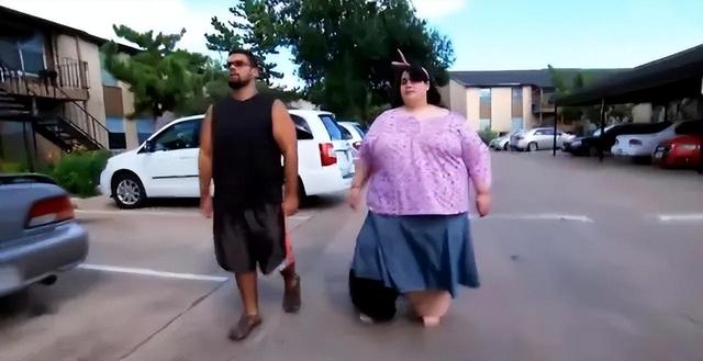 她体重596斤,肥肉层叠要用刷子洗!减肥成女神却遭男友嫌瘦甩了