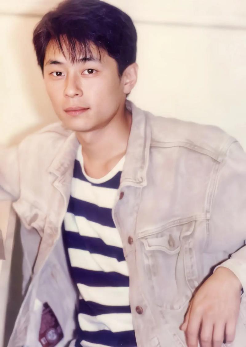 是谢霆锋毒哑了王杰的嗓子？香港娱记爆料：真相不是那么简单