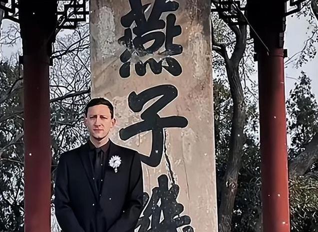 事态升级,官方介入!埃文凯尔抛百万粉账号建新号,外网严肃发文