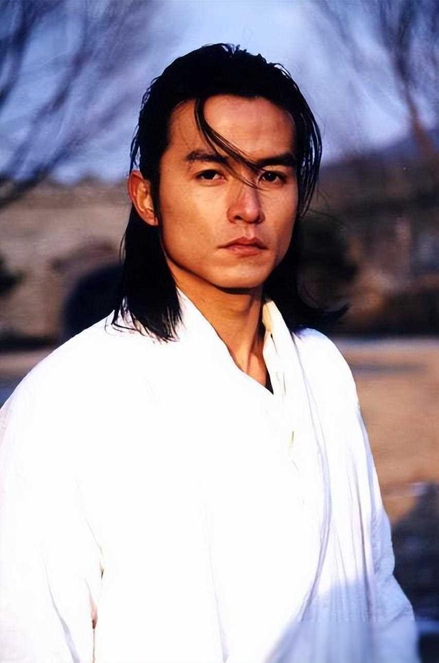 将“老公熬成爹”的5位女星,明明年龄差不多,看着却像两代人