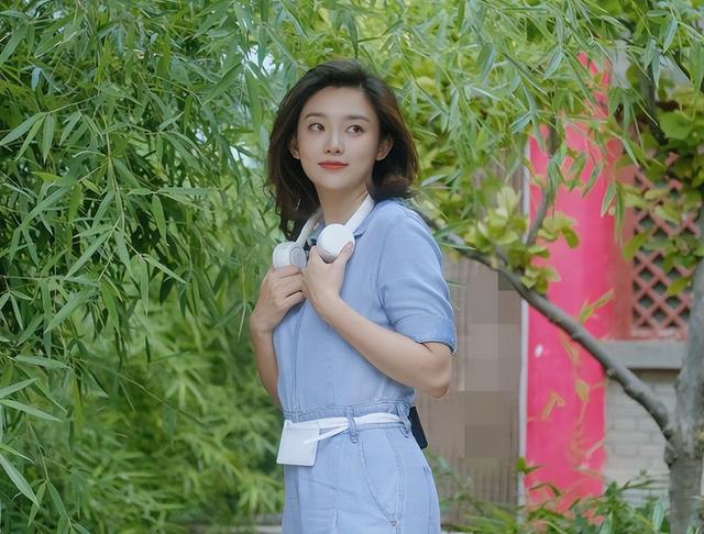 有才貌,有资历的央视女主持李七月,为何如今逐渐淡出人们视线