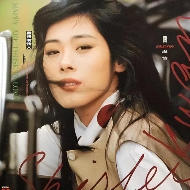 曾是“歌坛天后”,跟“活佛”生下孩子,现今露宿街头没钱住酒店