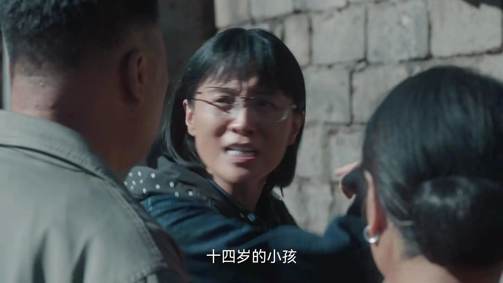 央1《山花烂漫时》开播,说真的,这才是普通观众梦寐以求的国民好剧!