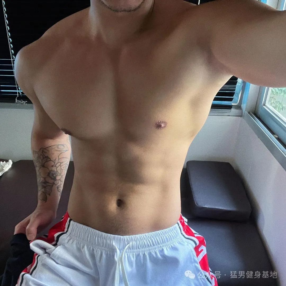 网红Lito肌肉诱惑，阳光帅气难以抗拒！