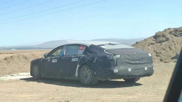 華為和江淮聯(lián)合出品——Maextro S800電動轎車，長約 5.5 米