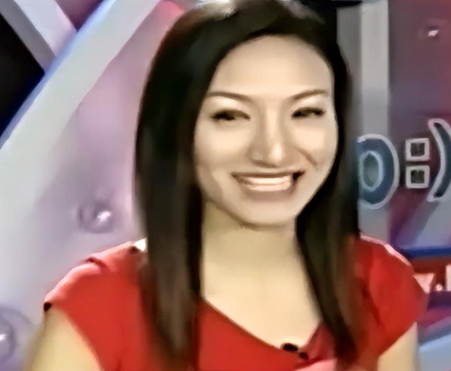 她被称为最美主持人,但突然5分钟内全身瘫痪,如今44岁无人敢娶