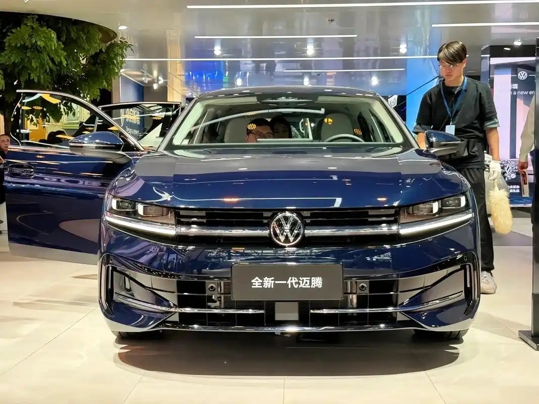 解析全新迈腾B9：2.0T动力+5米车长，智能配置顶呱呱，真香