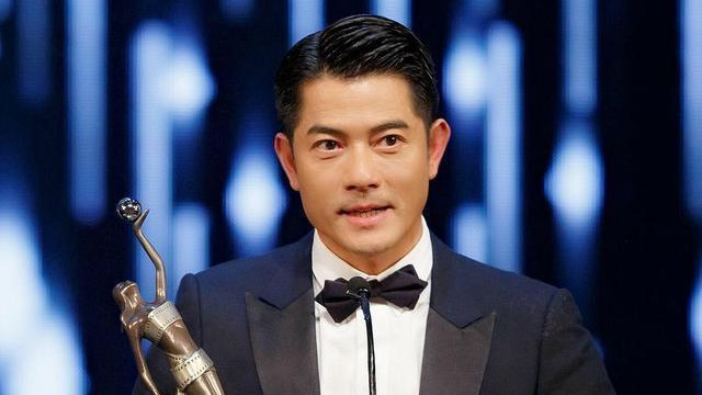 59岁郭富城香港演唱会，发型一言难尽，网友：八爪鱼放头上的感觉