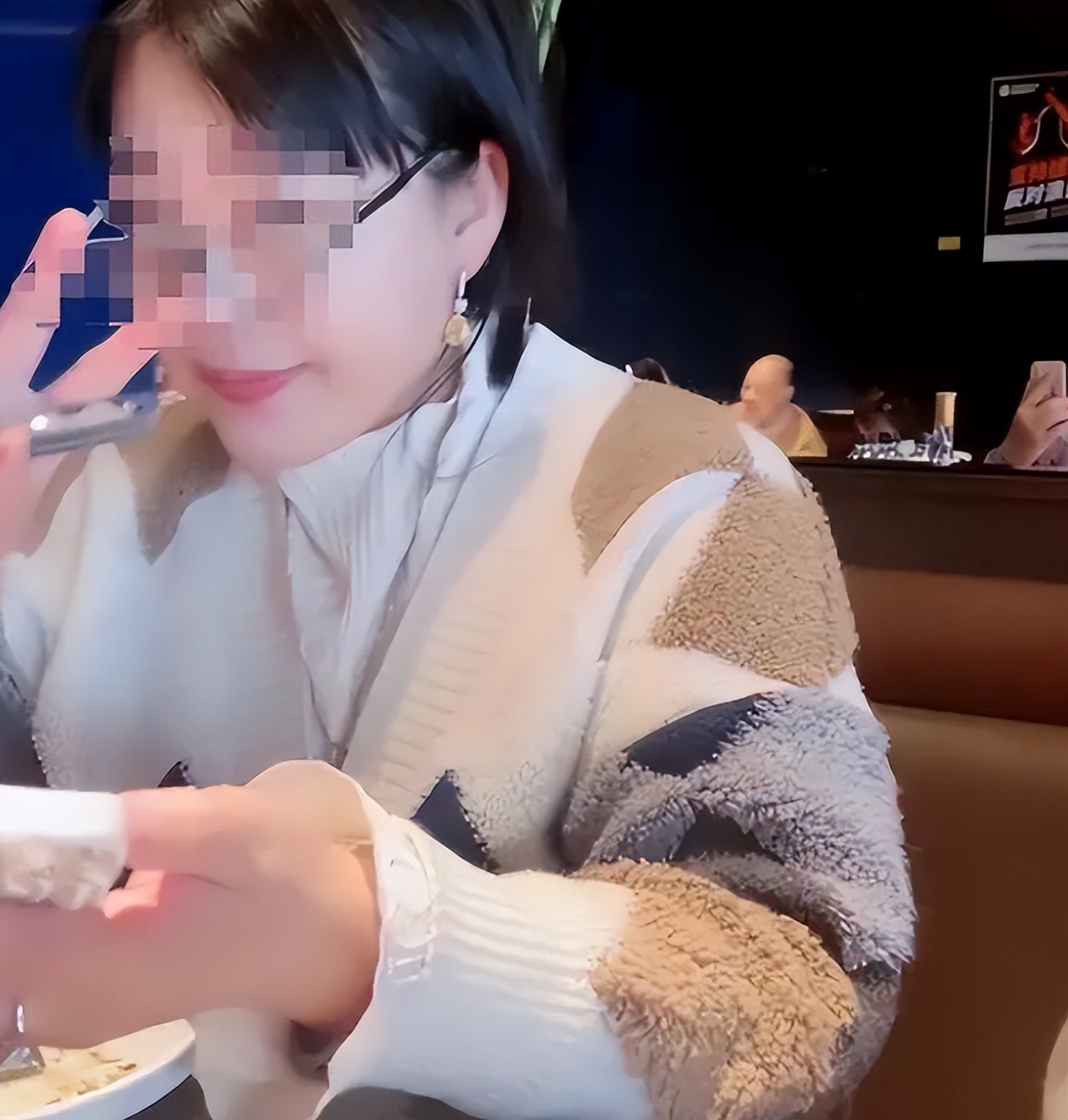 “好寒酸,吃西餐还需要团购”,13岁女儿的话,让家长愣在原地