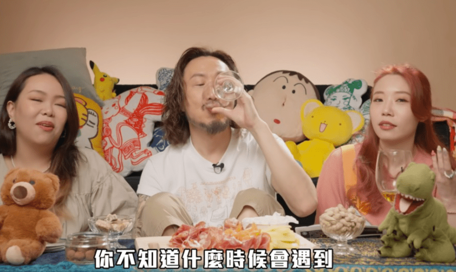 郑中基退圈陷出轨风波,妻子结婚13年无实权,房产挂在公公名下