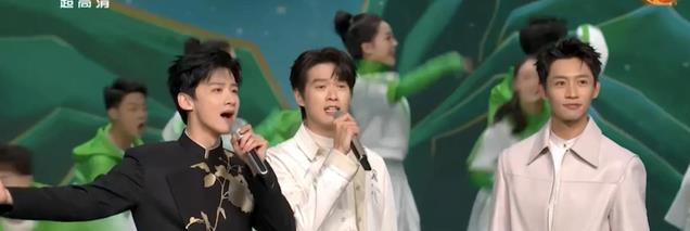 2025蛇年春晚官宣:岳云鹏遭抵制,流量明星成香饽饽,刀郎压力大