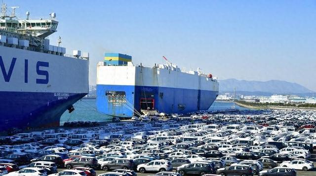 看到日本上半年出口汽车201万辆，再看中国出口汽车量，差距明显