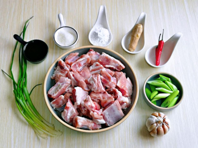 买排骨,遇到这4种排骨扭头就走,肉贩自己都不吃,白给都不要!