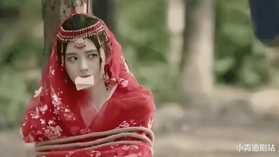 继守孝戏妆容精致,绑架戏口含纸片后,鞠婧祎又一演技名场面火了
