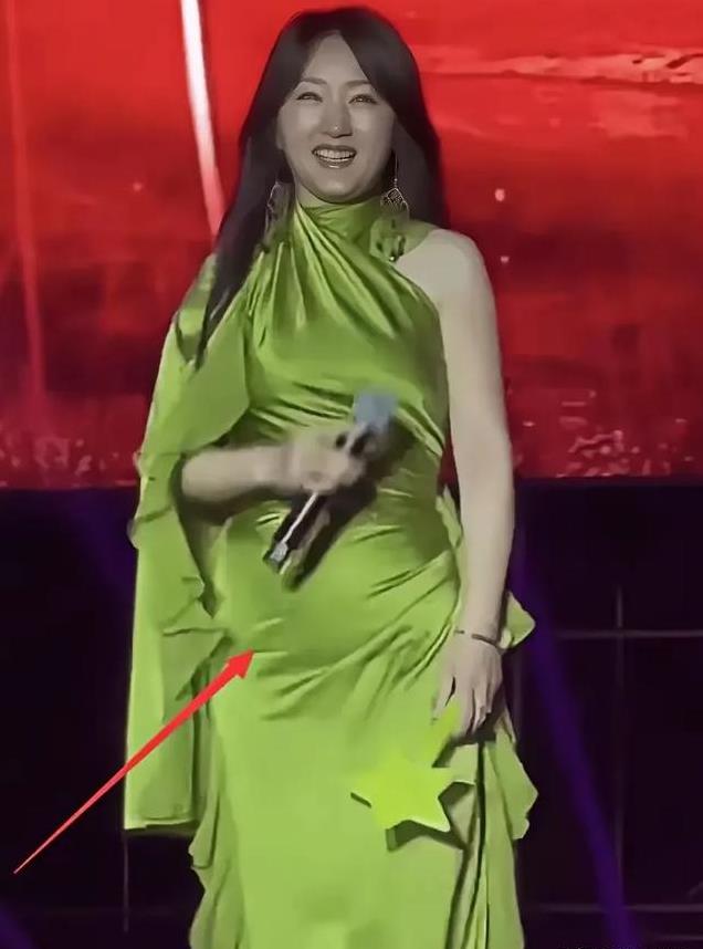 无滤镜大变样,吴家丽膀大腰圆,陈德容撞脸杨幂,高圆圆铁桶身材