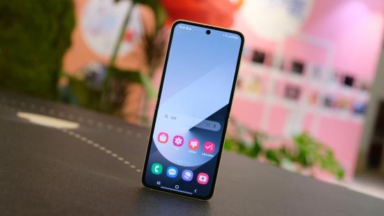 三星Galaxy Z Flip6评测:AI加持下的折叠屏未来已来