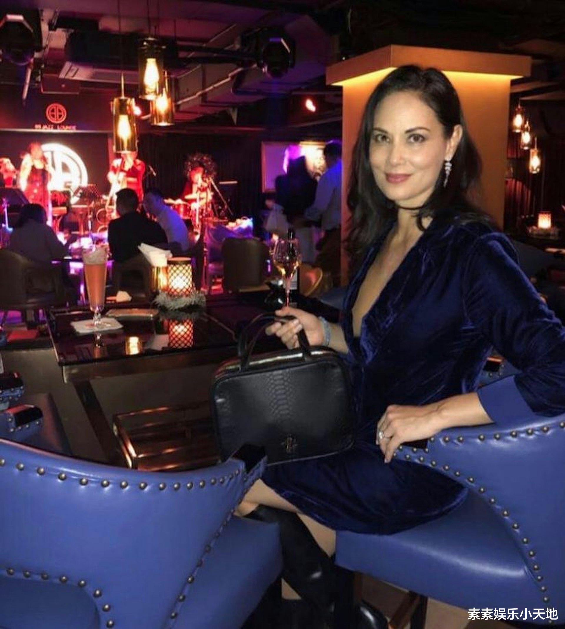 赵世曾混血女友因病离世,年仅55岁,留下儿子将继承数亿遗产