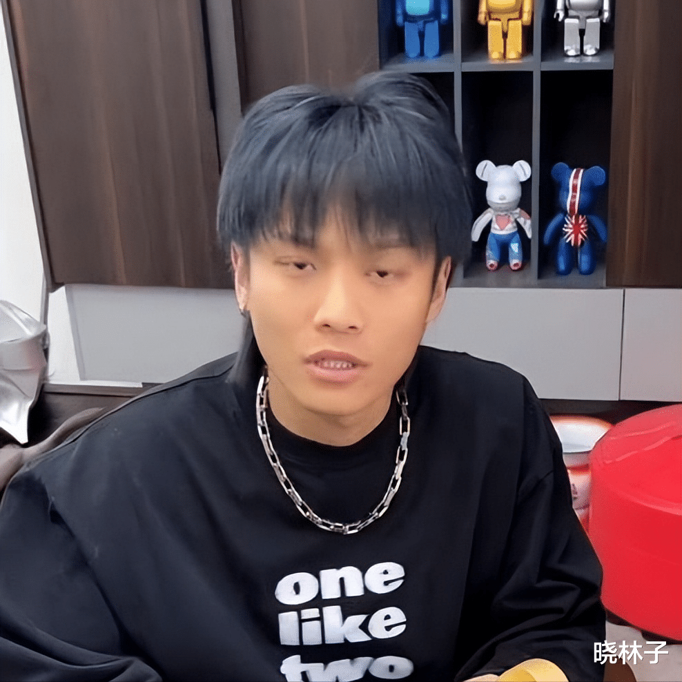 吃相太难看，小杨哥欲复出，用小号直播被平台秒封，评论区炸锅