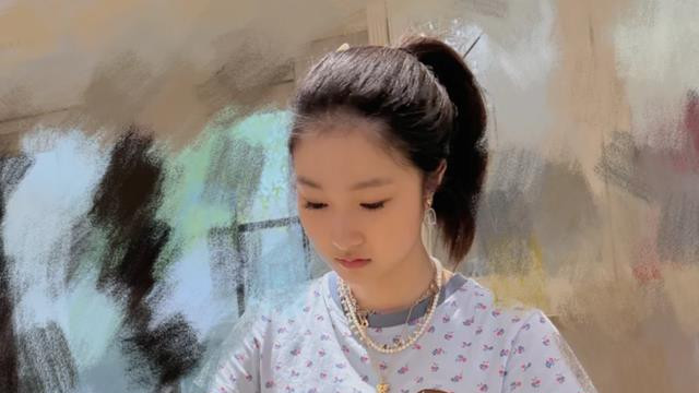 16岁爱马罕见露面，一张合照，暴露了文章和马伊琍的真实关系