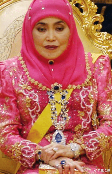 文莱大王妃:圆脸很富态,“赶走”两个情敌,和国王表哥白头到老