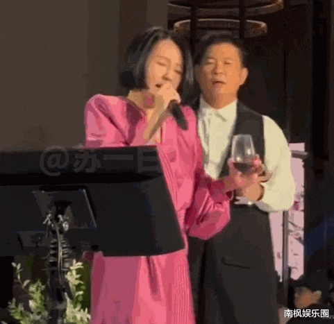 萧敬腾婚礼：贾静雯露肩，小S露腿，都败给了“全裹”出镜的舒淇