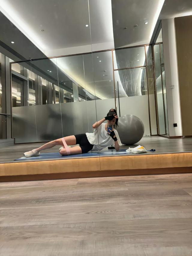 娜然这个肌肉！