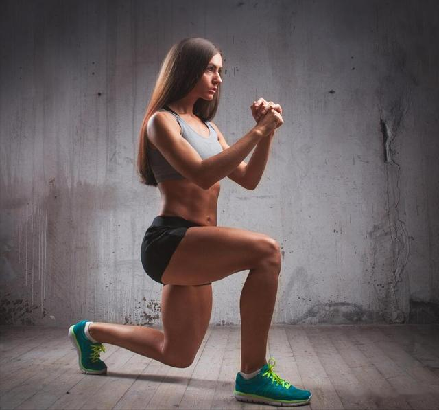 深蹲训练动作合集：从基础到进阶，全面掌握深蹲系列动作