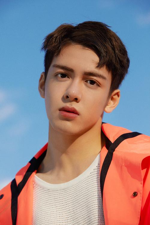 曾舜晞家族生意帝国：年分红高达八位数，星光背后的大佬继承人