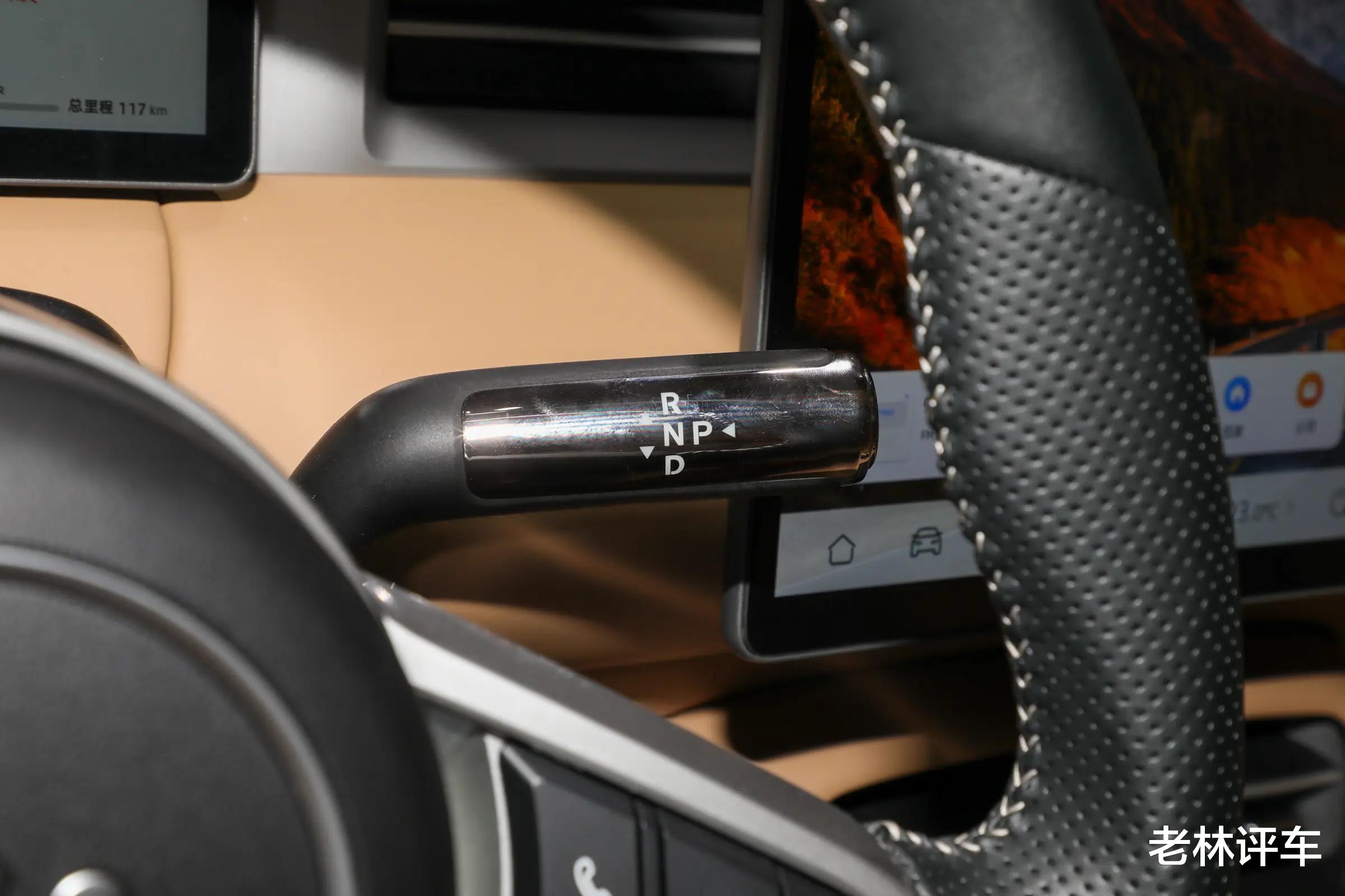 不靠华为赋能的“问界M7”还不到10万，7.8秒破百，后排真宽敞