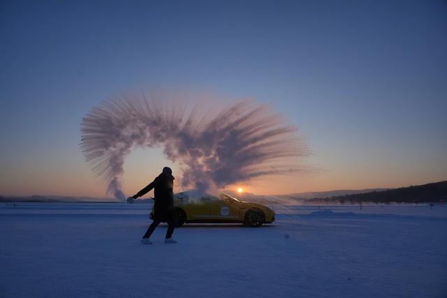 雷军黑河冬测解锁新技能，引发网友热议