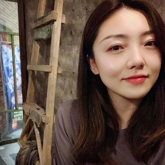 非诚勿扰|她在“非诚勿扰”上站五年,爆灯无数却不牵手,最终只能选择退出