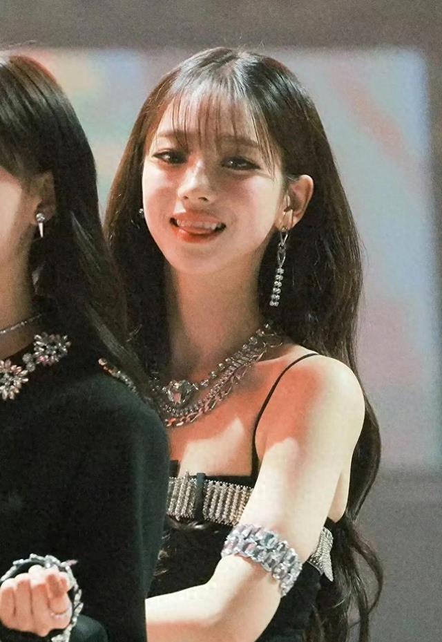 韩国女团精选24岁柳智敏,唯一不可怀疑的就是韩国富人的审美!