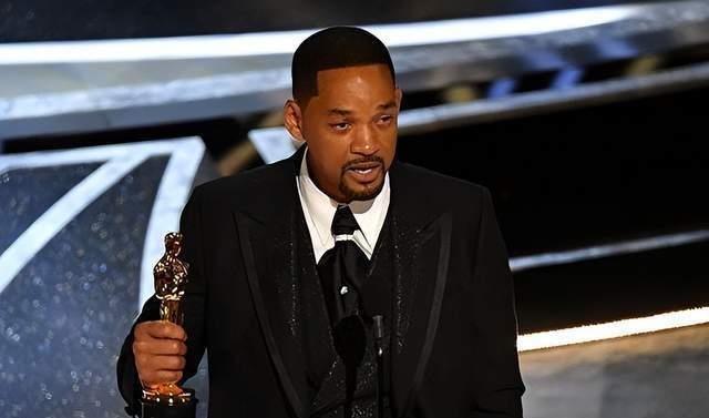 据外媒报道!威尔史密斯亲手把4岁儿子贾登献大佬当玩物!太颠了