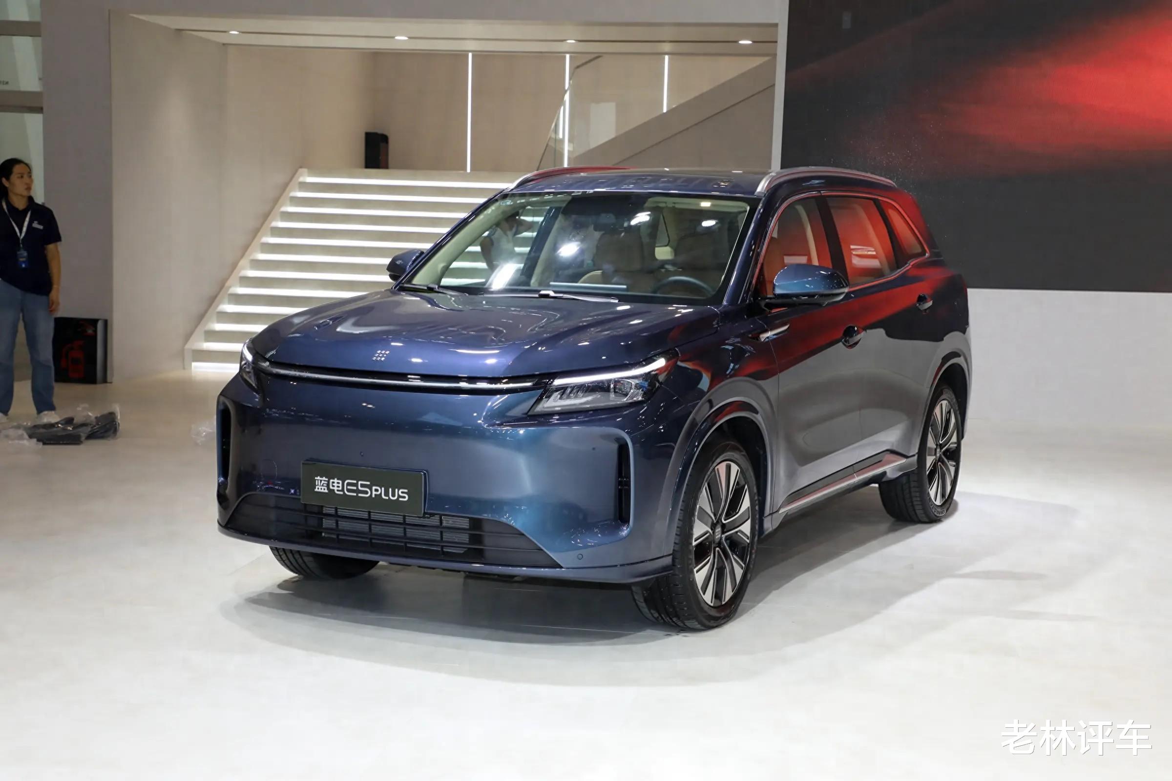 不靠华为赋能的“问界M7”还不到10万，7.8秒破百，后排真宽敞