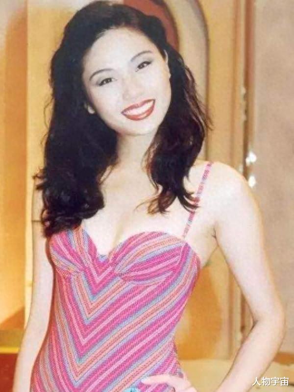 她是带球嫁帅哥最丑港姐，忽视丈夫却被深爱，培养女儿成马术精英