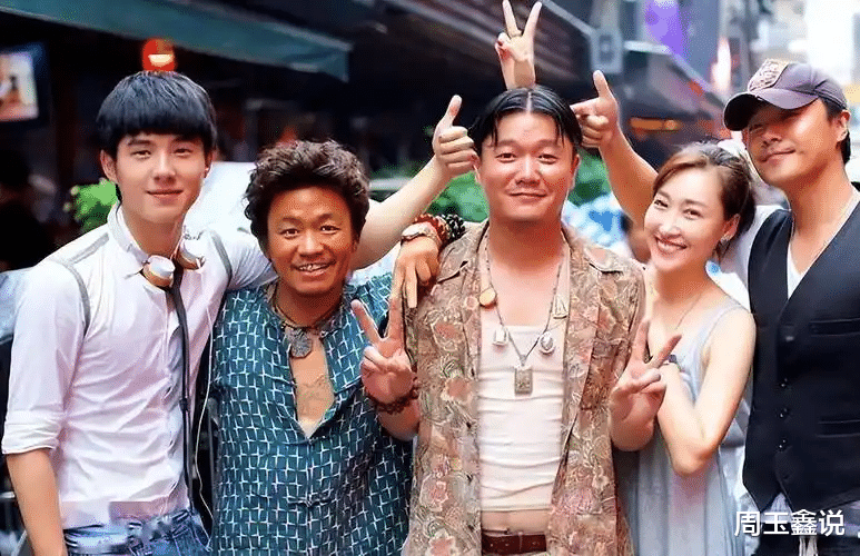 筷子兄弟解体8年，肖央已身家百亿，55岁王太利如今怎么样了？