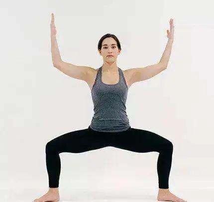 7个女性瑜伽动作每天练，让你越练越年轻！