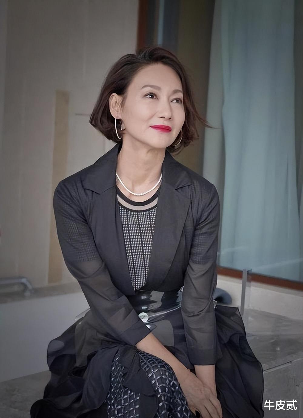 靠姐姐卖血上位、被父亲扔进垃圾桶,明星鲜为人知的经历够悲惨