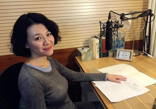 梅婷与刘琳同游乌镇，用塑料袋装茶叶惹刘琳嫌弃，偷翻白眼反差萌