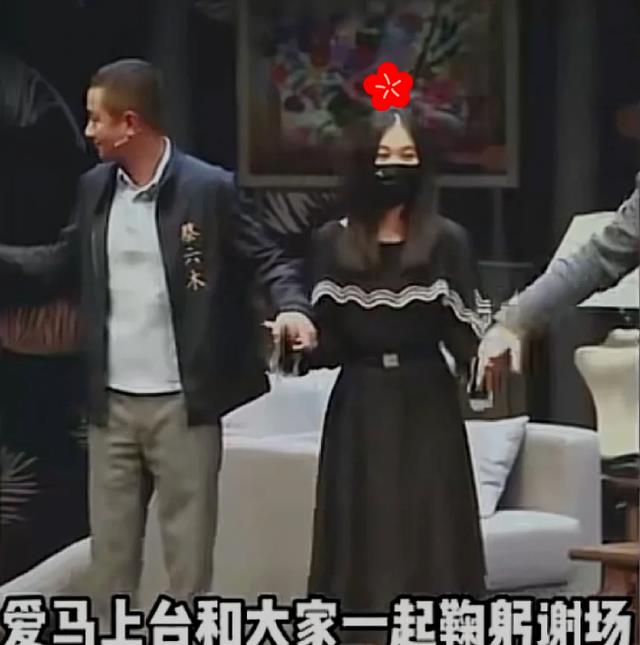 16岁爱马罕见露面，一张合照，暴露了文章和马伊琍的真实关系