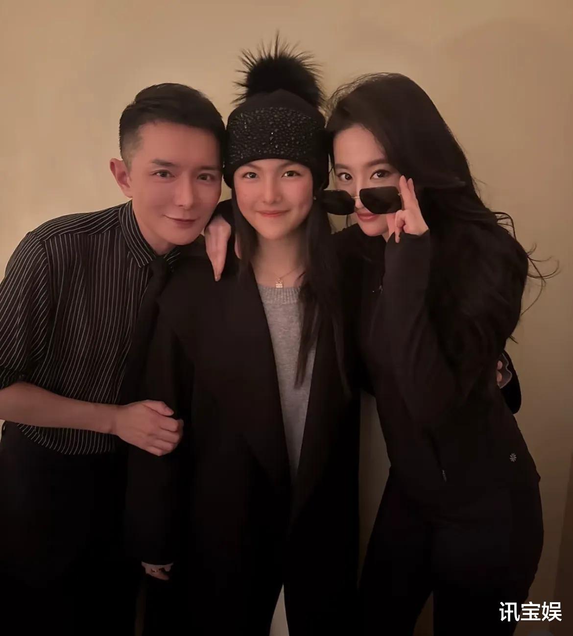 刘亦菲李现继许红豆、谢之遥后再次同框,我却被40岁的朱珠惊艳了