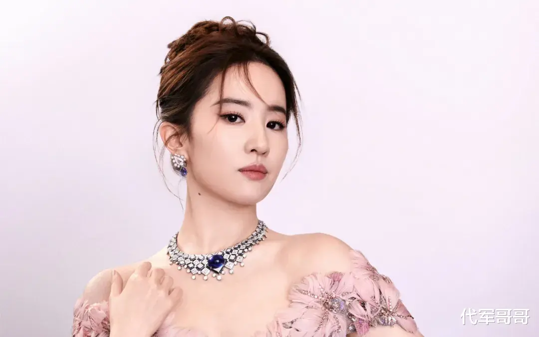 “剩女”刘亦菲不再回避！坦言37岁未婚未孕原因，不是她不想结！