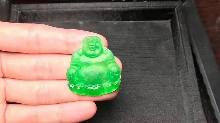 翡翠玉雕工艺之翡翠改工