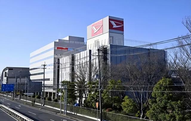 暴跌94%！销售下滑、裁员9000人，这一汽车巨头该何去何从？