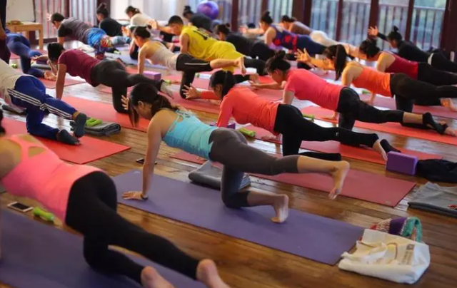 心梗和低血糖有关？40岁女子为减肥忌吃甜食，检查身体悔不当初