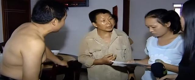 忘恩负义?17年赵丽颖金榜题名后,抛弃穷养父,想要认回富豪老爹