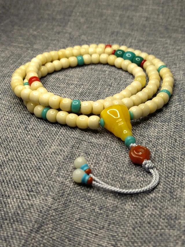 文玩手串逐步升级：从新手入门到盘玩老手，你现在处于哪个阶段？