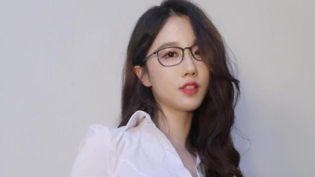 “轩子2巨兔”复播还债，创业失败欠款几十万，直言想找个人嫁了