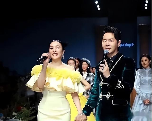 钟丽缇和温碧霞同框：仅相差3岁，但是「骨相美」的差别一目了然